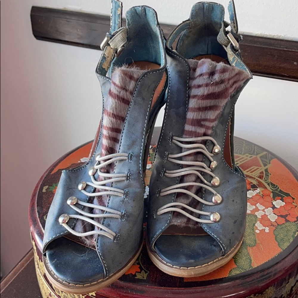 Extreme Eddie Mano heels